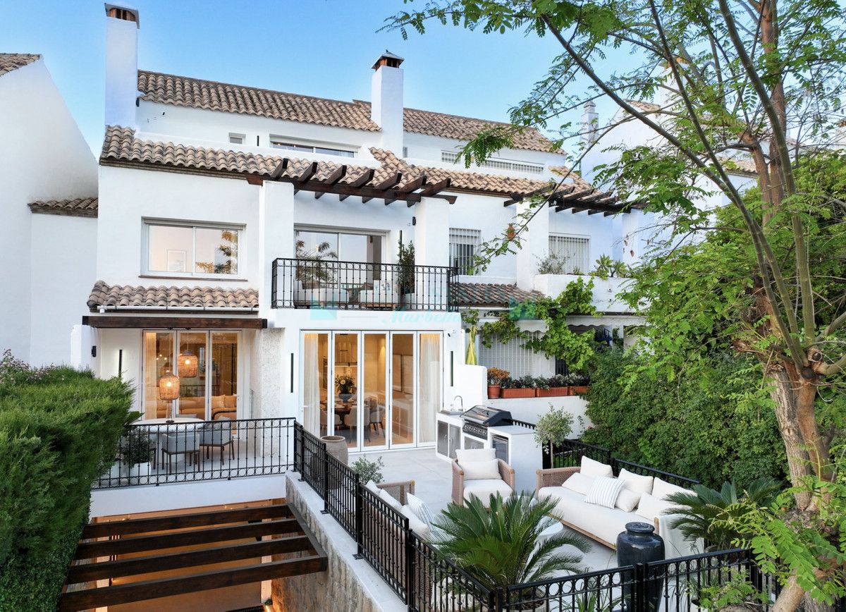Town House for sale in Marbella Golden Mile