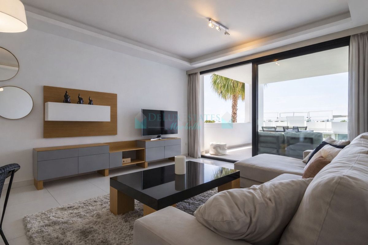 Apartamento en alquiler en Atalaya, Estepona
