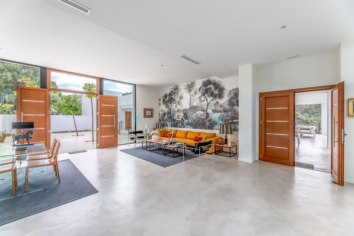 Villa for rent in Benahavis