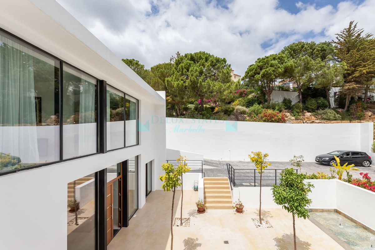 Villa for rent in Benahavis