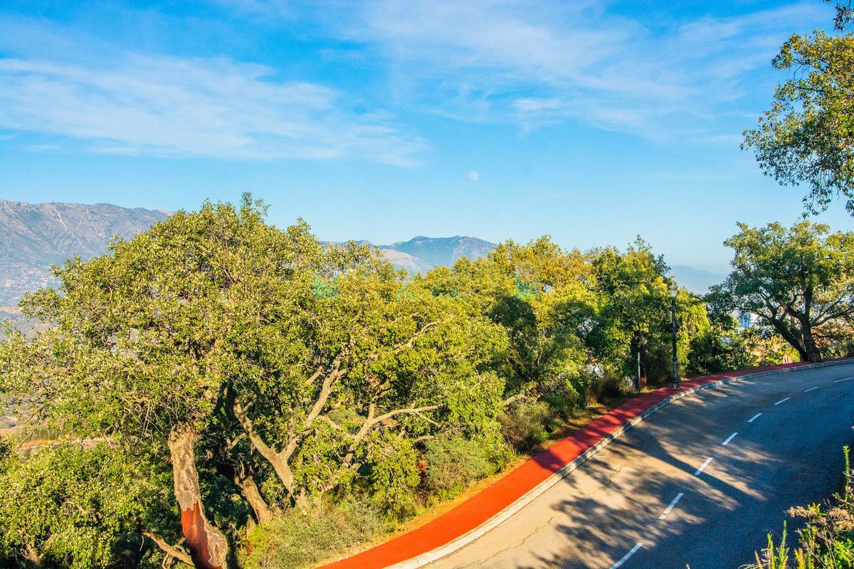 Residential Plot for sale in La Mairena, Marbella East