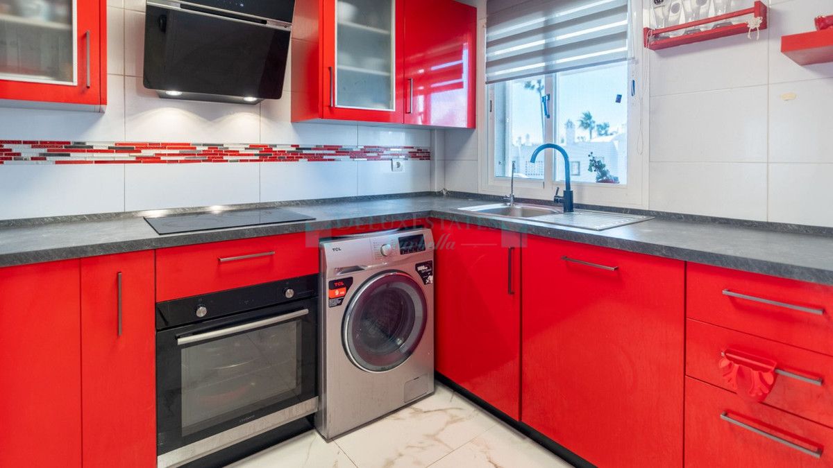 Penthouse for sale in Estepona