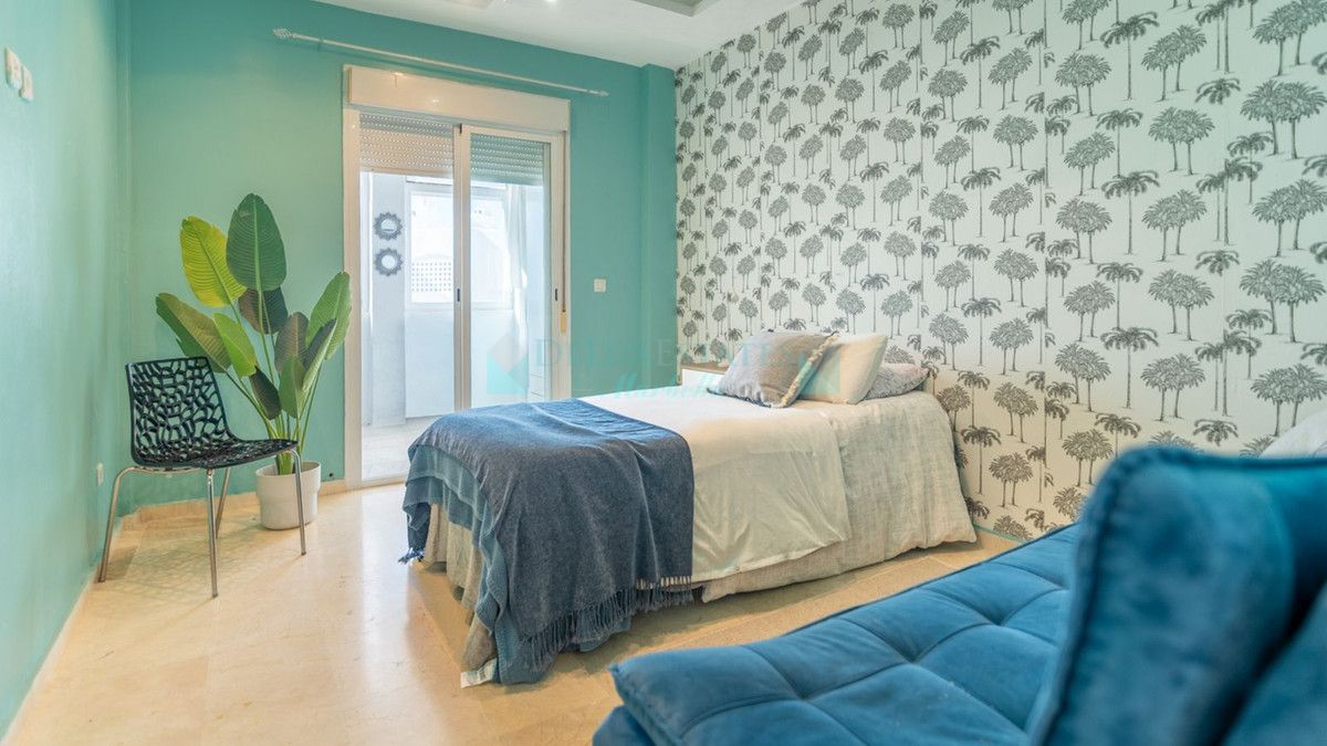 Penthouse for sale in Estepona