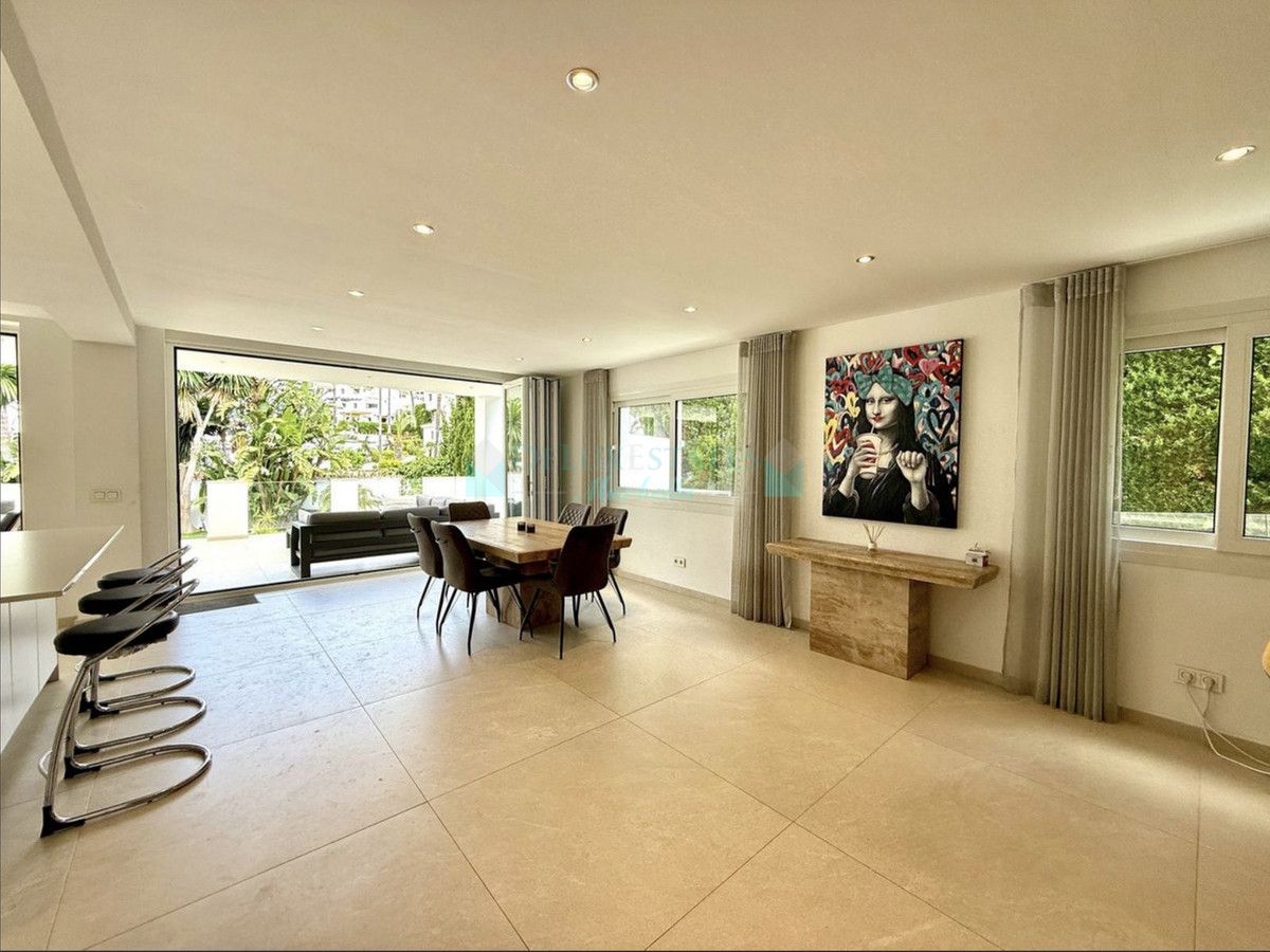 Villa for rent in Nueva Andalucia
