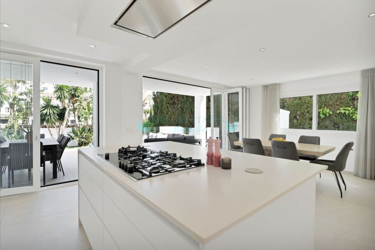 Villa for rent in Nueva Andalucia