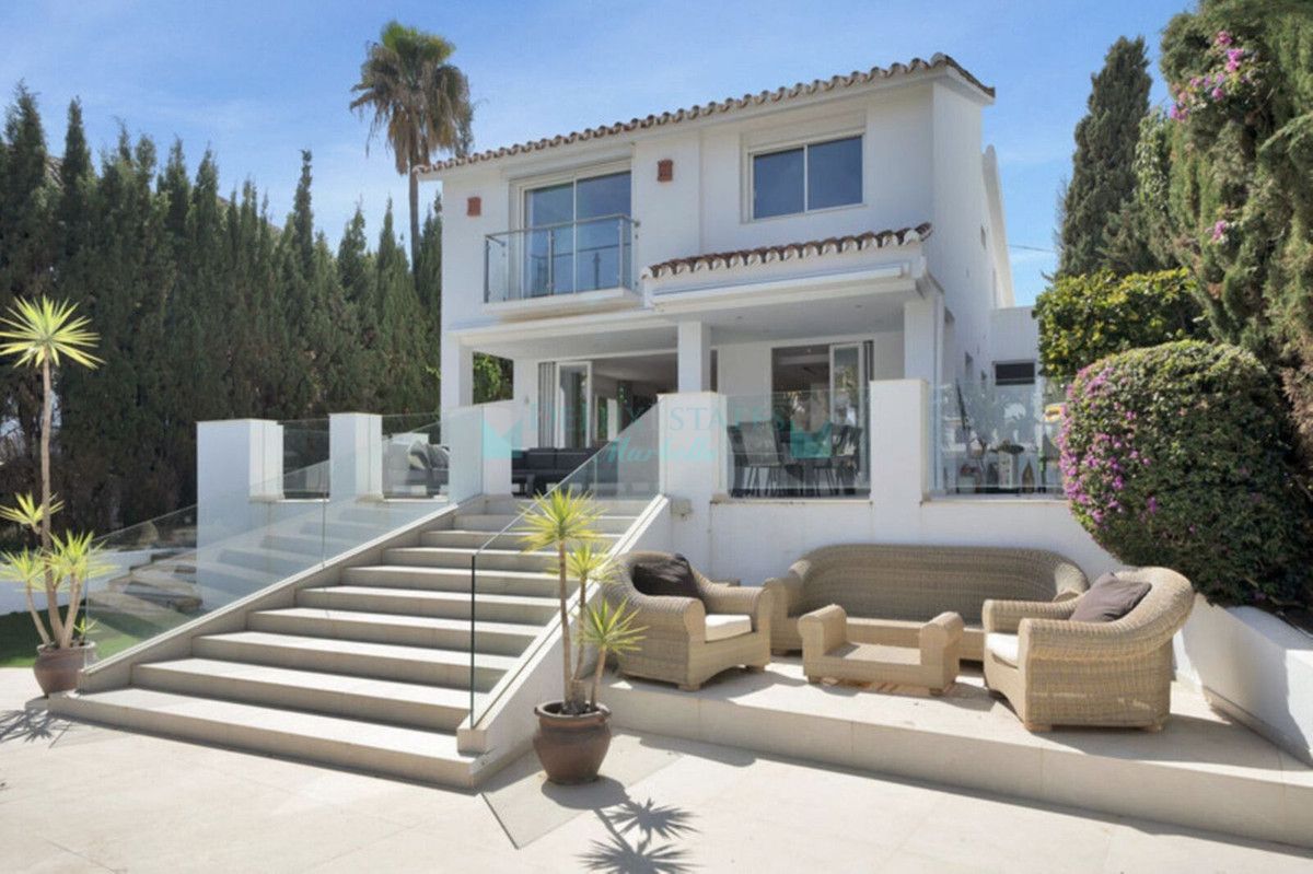 Villa for rent in Nueva Andalucia