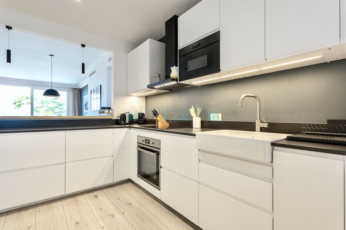 Apartment for rent in Benahavis