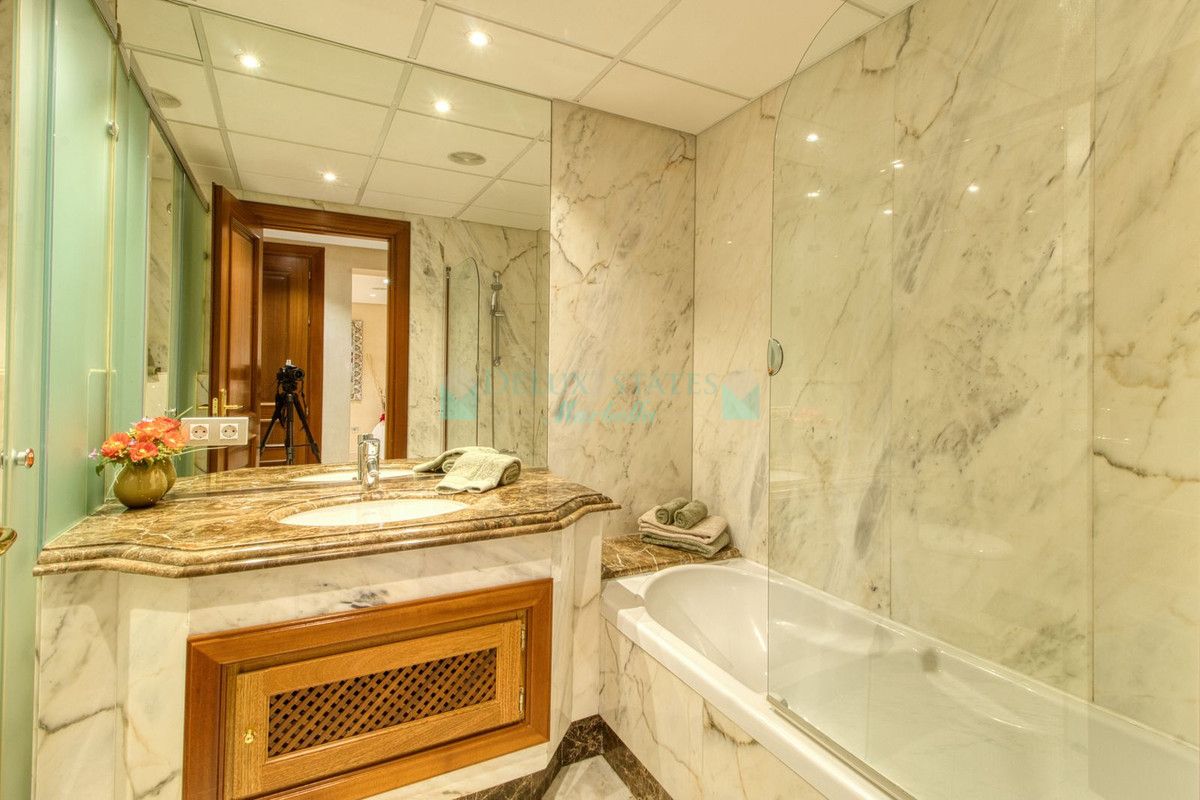 Apartment for sale in Estepona