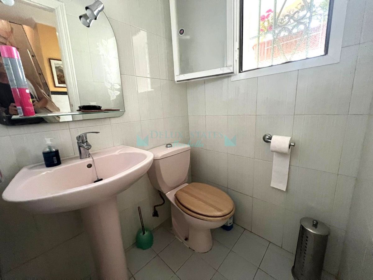 Town House for sale in Atalaya, Estepona