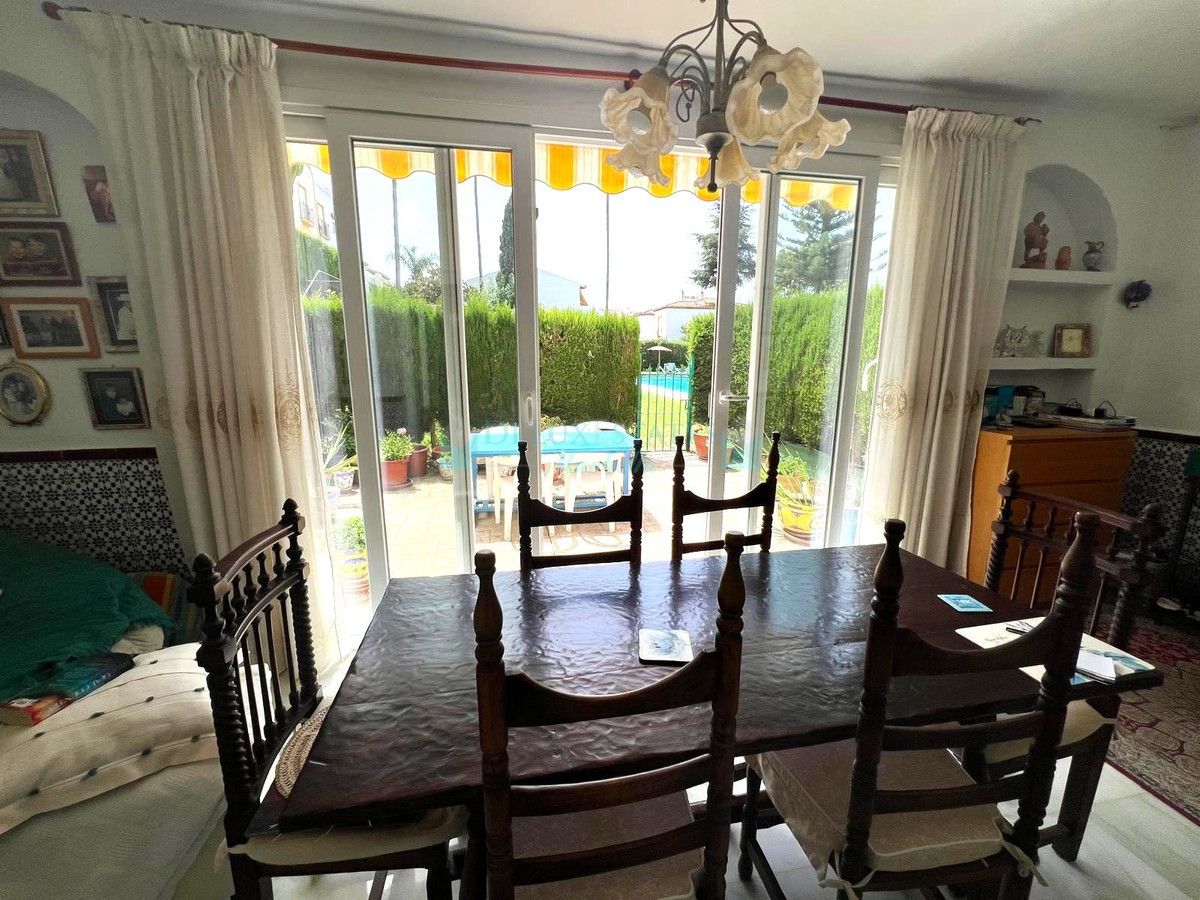 Town House for sale in Atalaya, Estepona