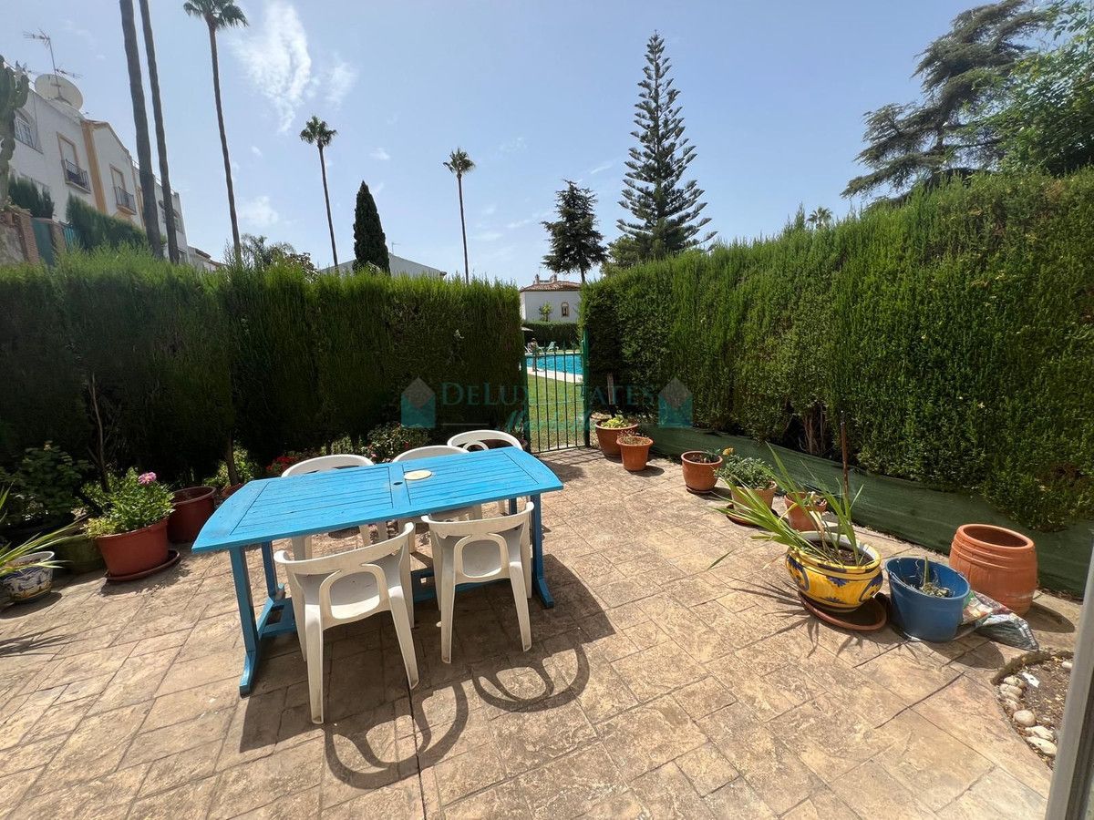 Town House for sale in Atalaya, Estepona