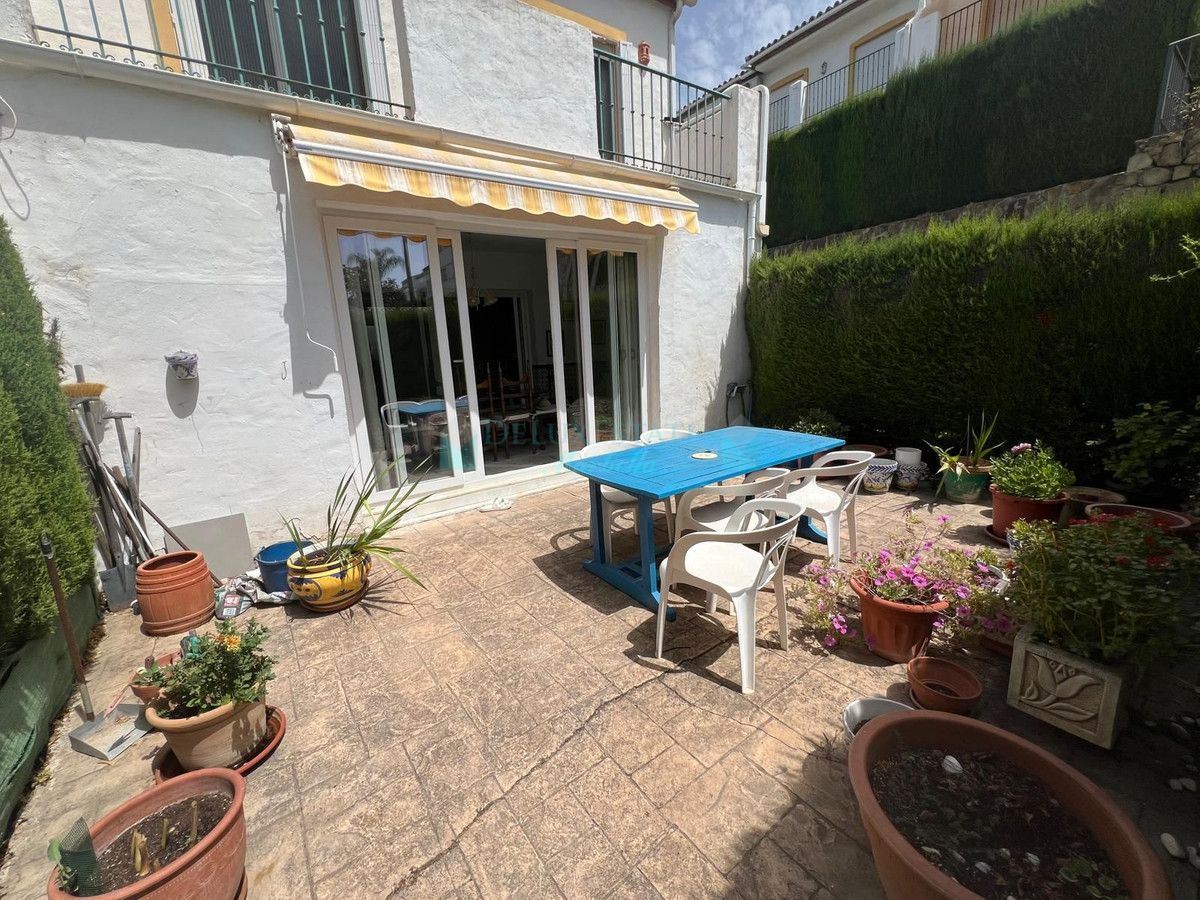 Town House for sale in Atalaya, Estepona