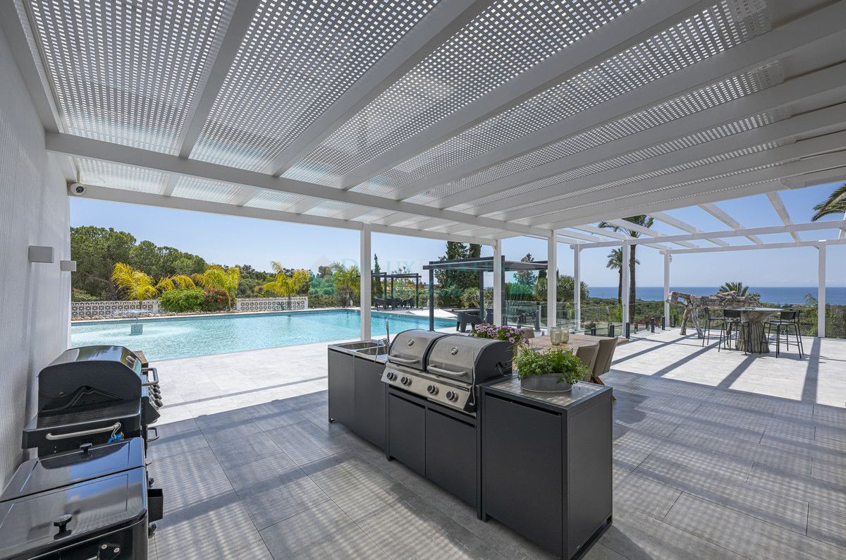 Villa for sale in Elviria, Marbella East