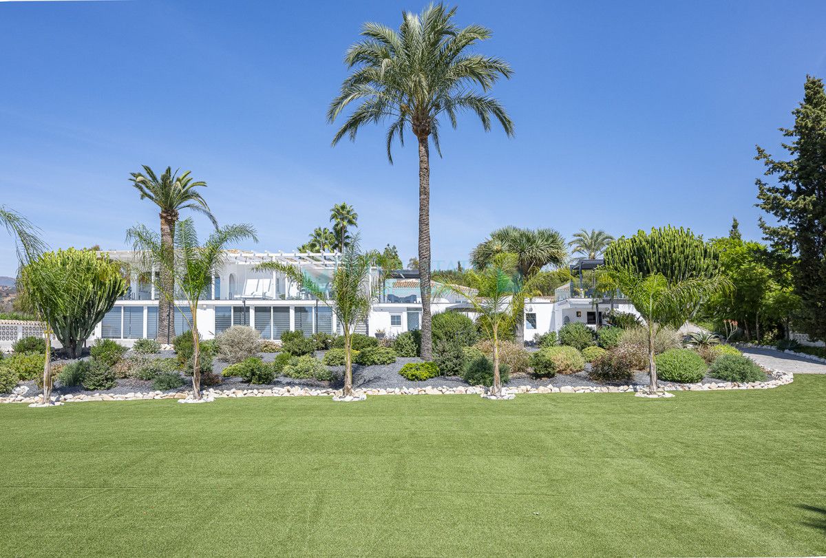 Villa for sale in Elviria, Marbella East