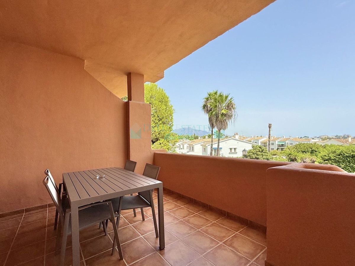 Apartment for sale in Benahavis