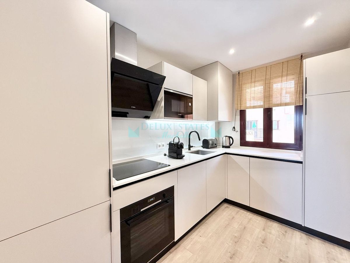 Apartment for sale in Benahavis