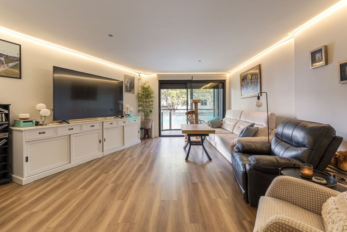 Apartment for sale in Estepona