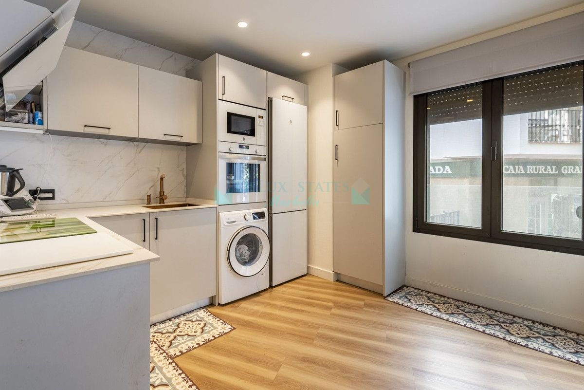 Apartment for sale in Estepona