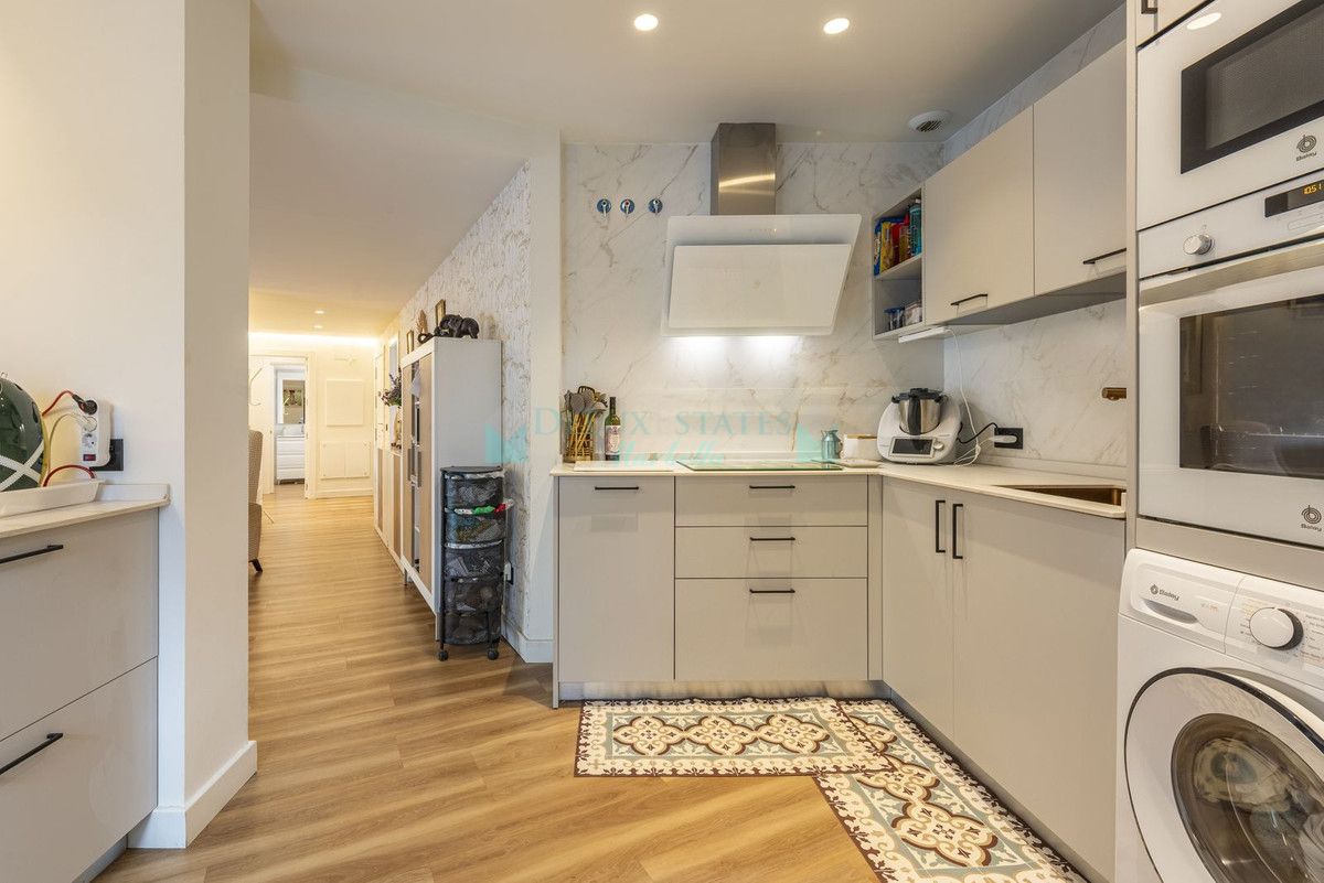 Apartment for sale in Estepona