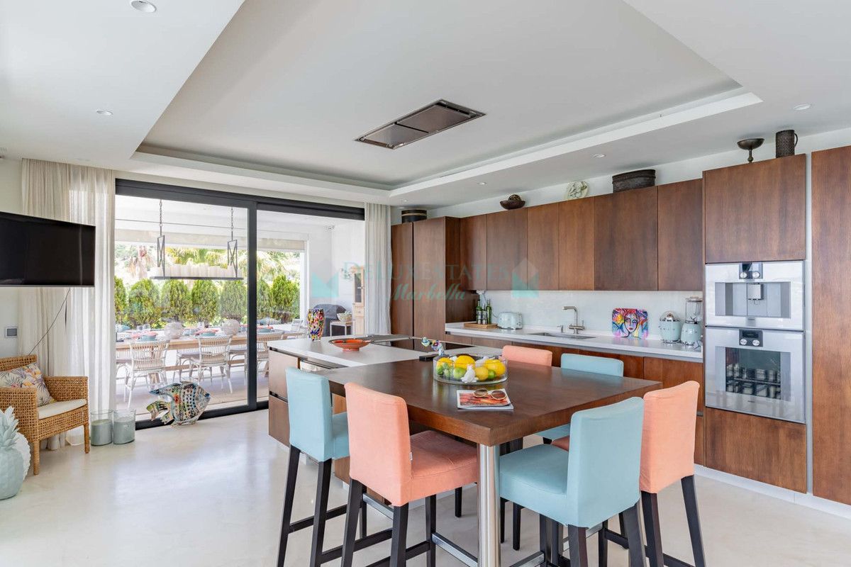 Villa for rent in Nueva Andalucia