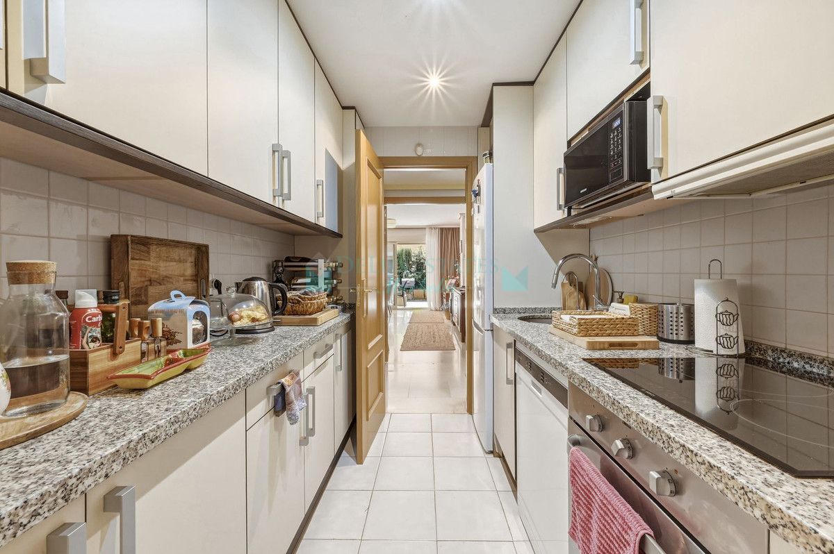 Ground Floor Apartment for sale in Carib Playa, Marbella East