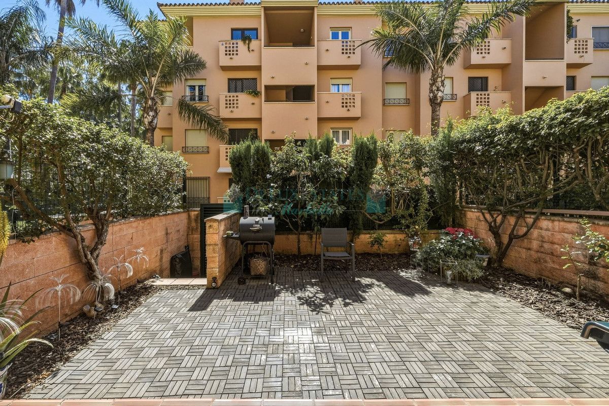 Ground Floor Apartment for sale in Carib Playa, Marbella East