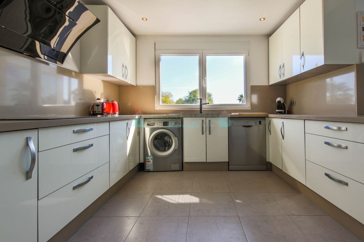 Villa for sale in New Golden Mile, Estepona