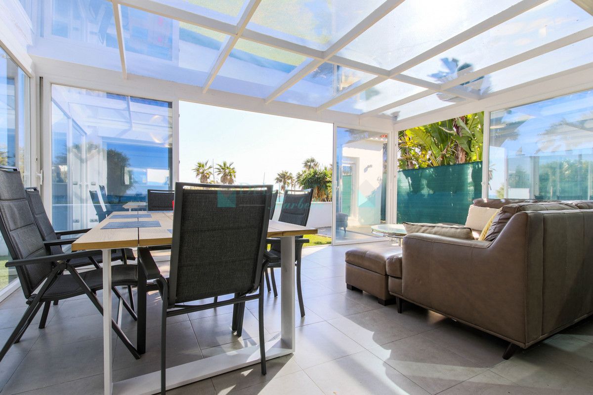 Villa for sale in New Golden Mile, Estepona