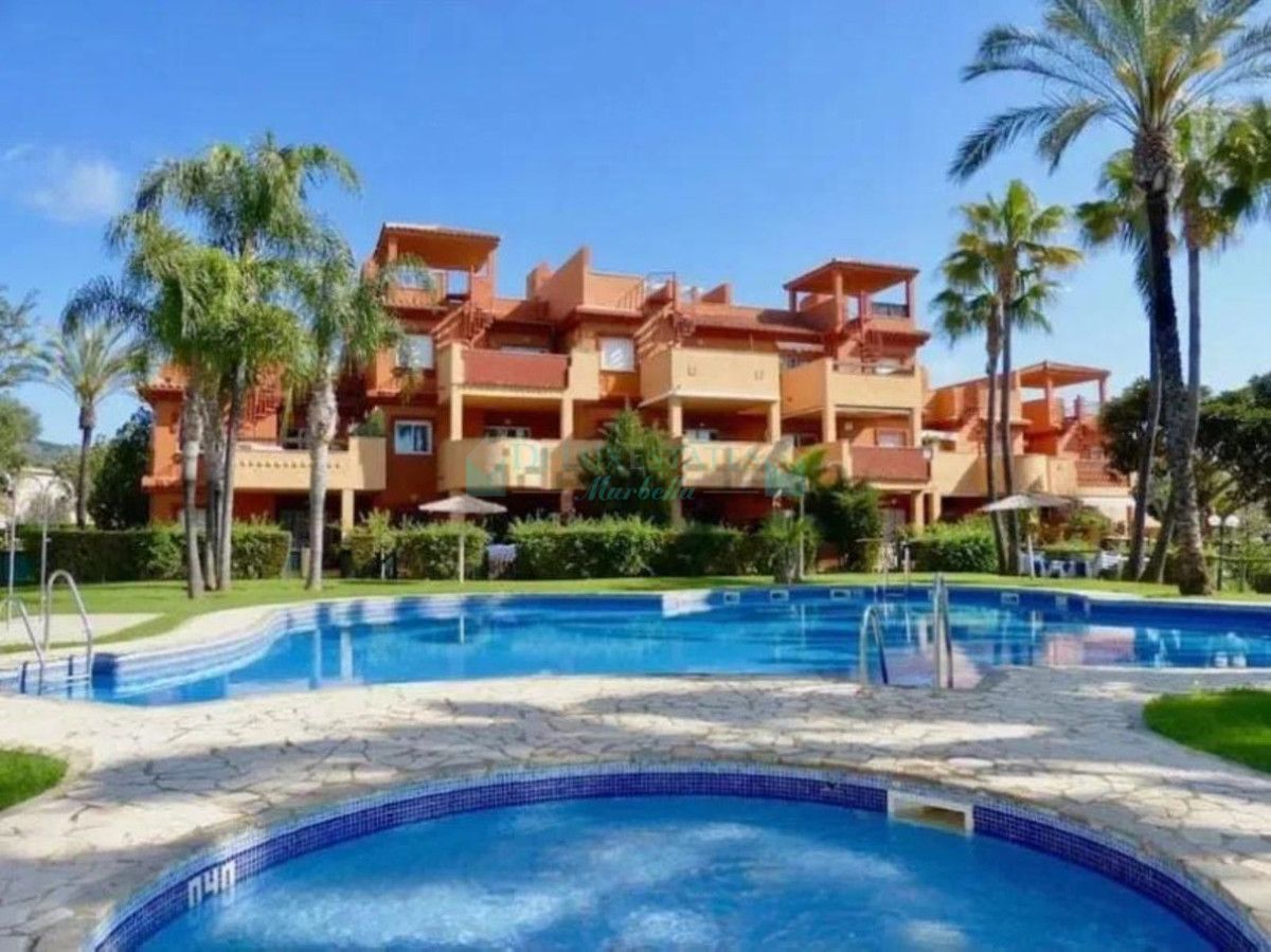 Ground Floor Apartment for sale in Elviria, Marbella East