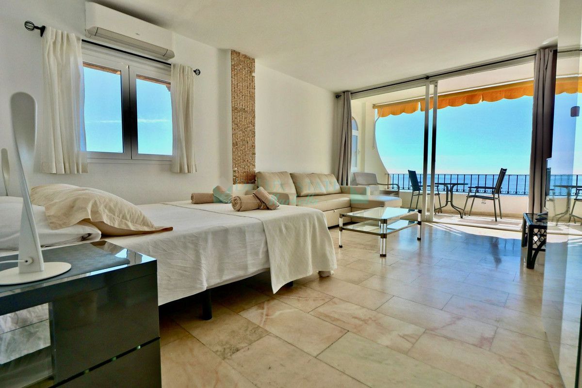 Apartment for sale in Cabopino, Marbella East