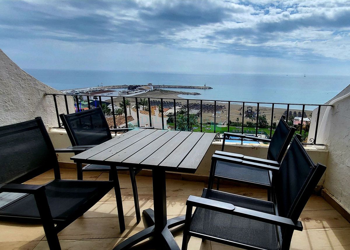 Apartment for sale in Cabopino, Marbella East