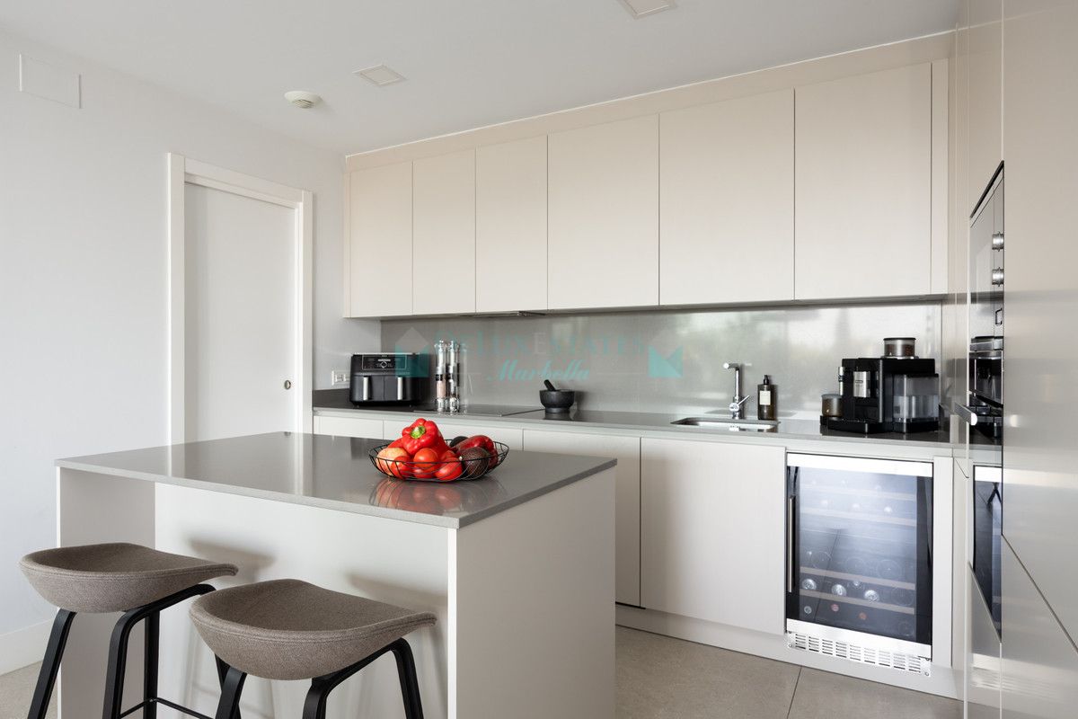 Apartment for sale in La Quinta, Benahavis