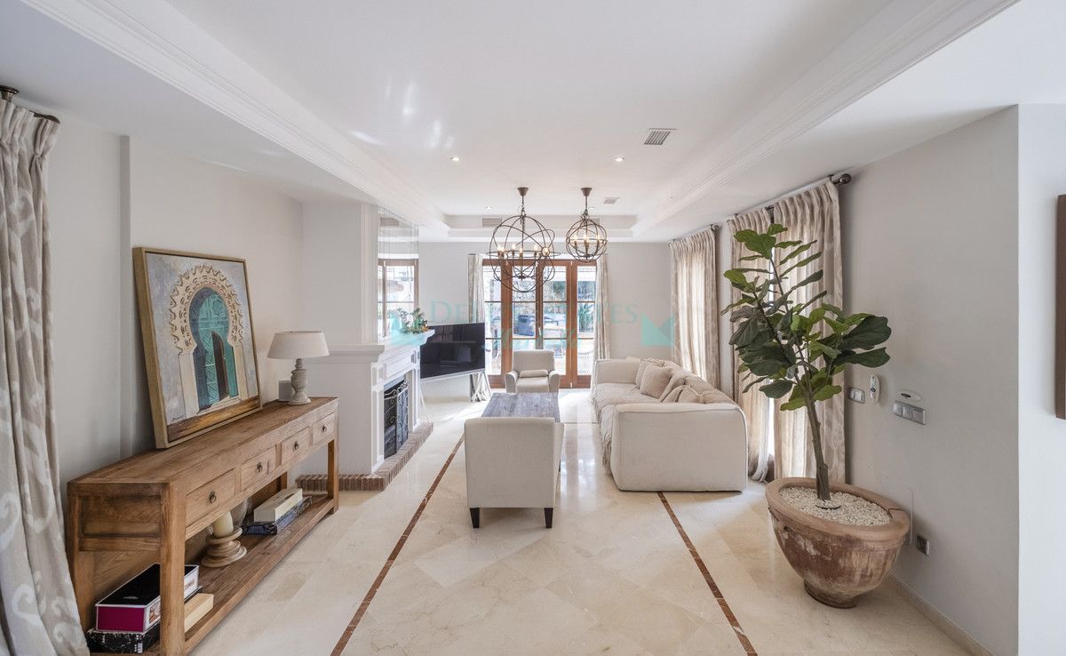 Villa for rent in El Madroñal, Benahavis