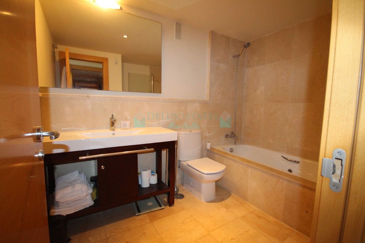 Apartment for sale in Los Flamingos, Benahavis