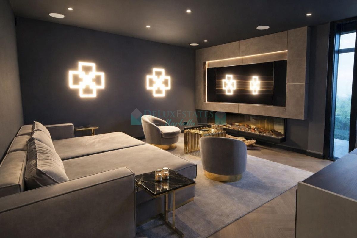 Villa for sale in Atalaya, Estepona