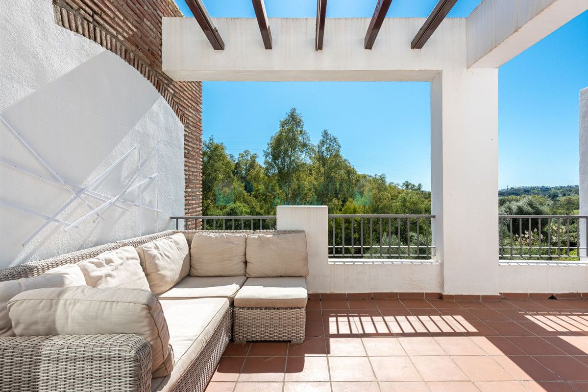 Penthouse for sale in Los Arqueros, Benahavis