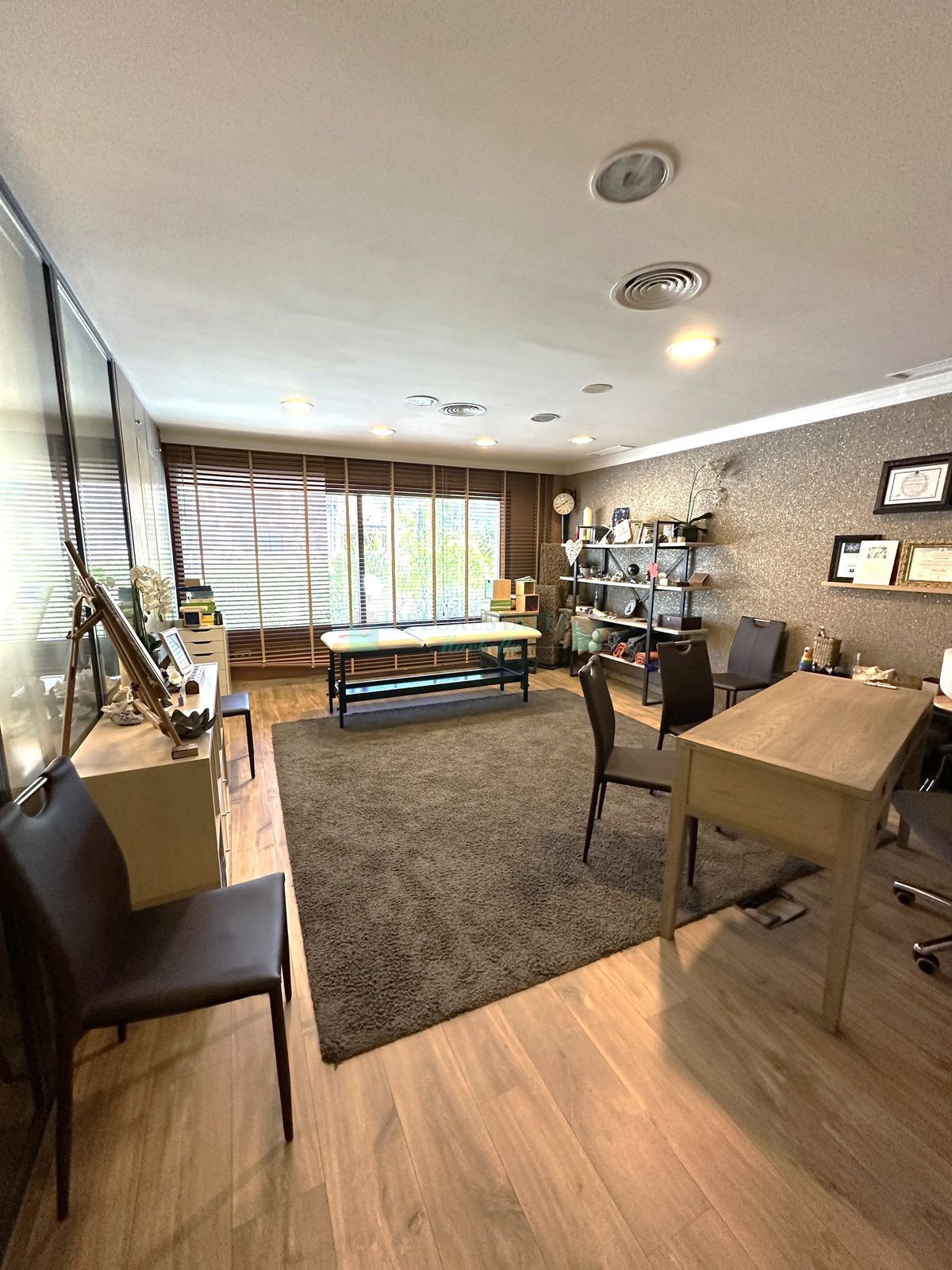 Office for sale in Nueva Andalucia