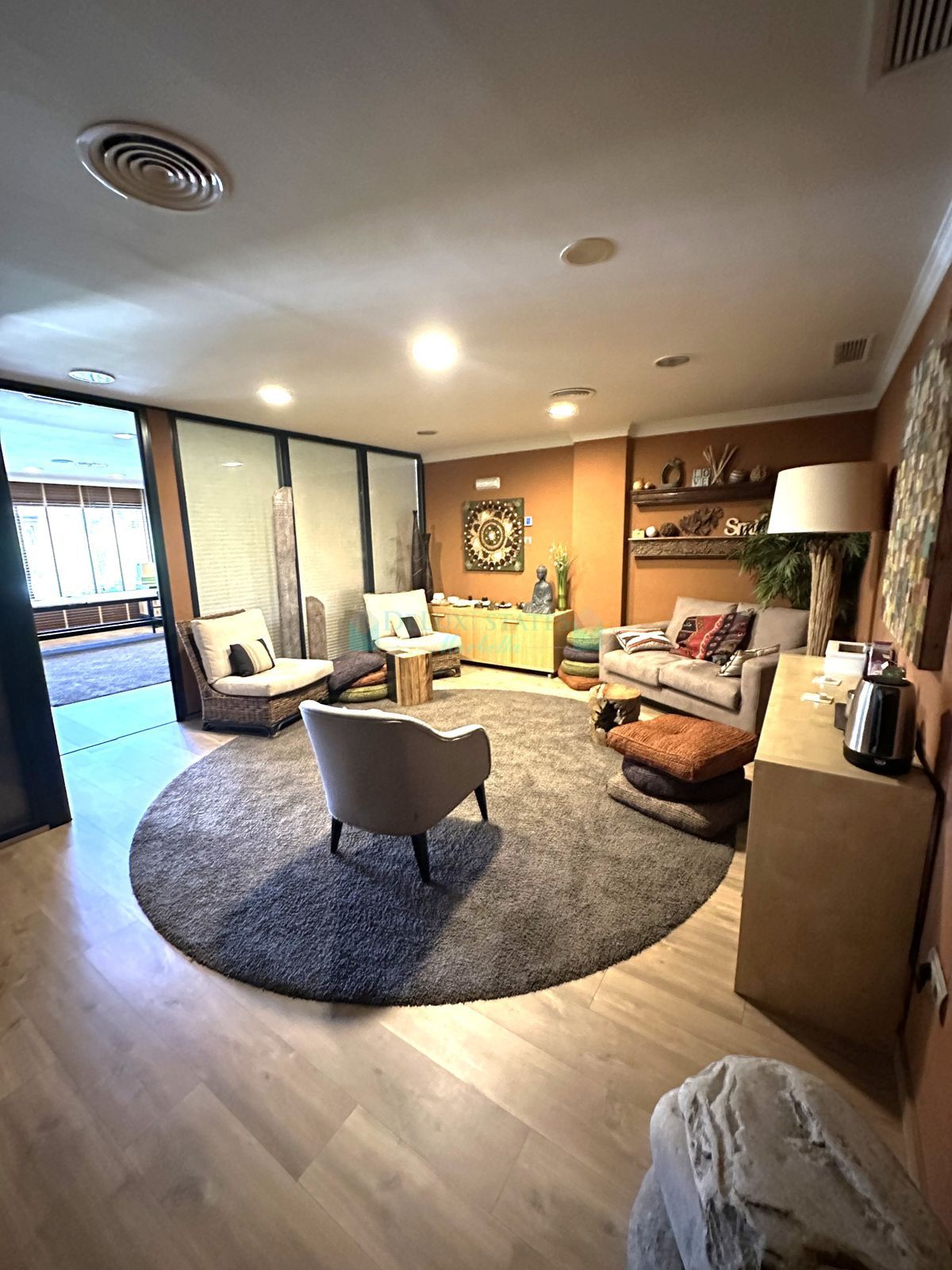 Office for sale in Nueva Andalucia