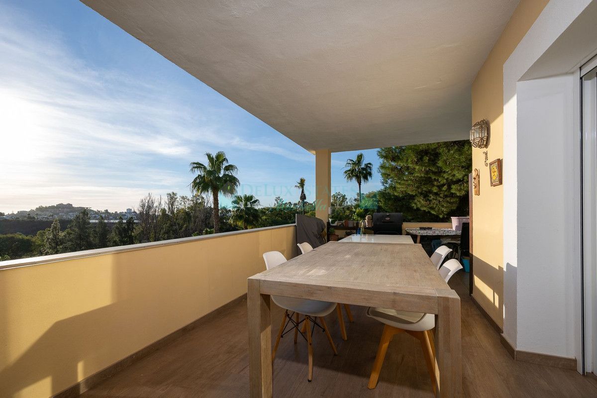 Apartment for sale in Benahavis