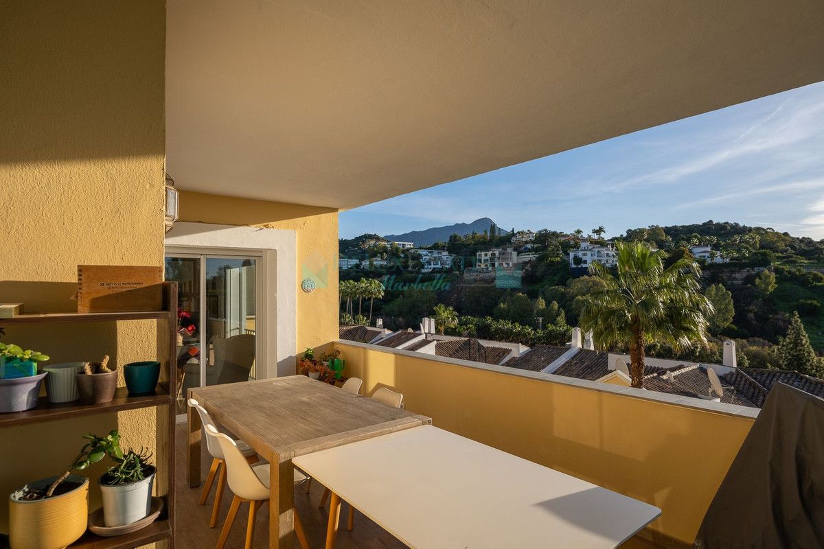 Apartment for sale in Benahavis