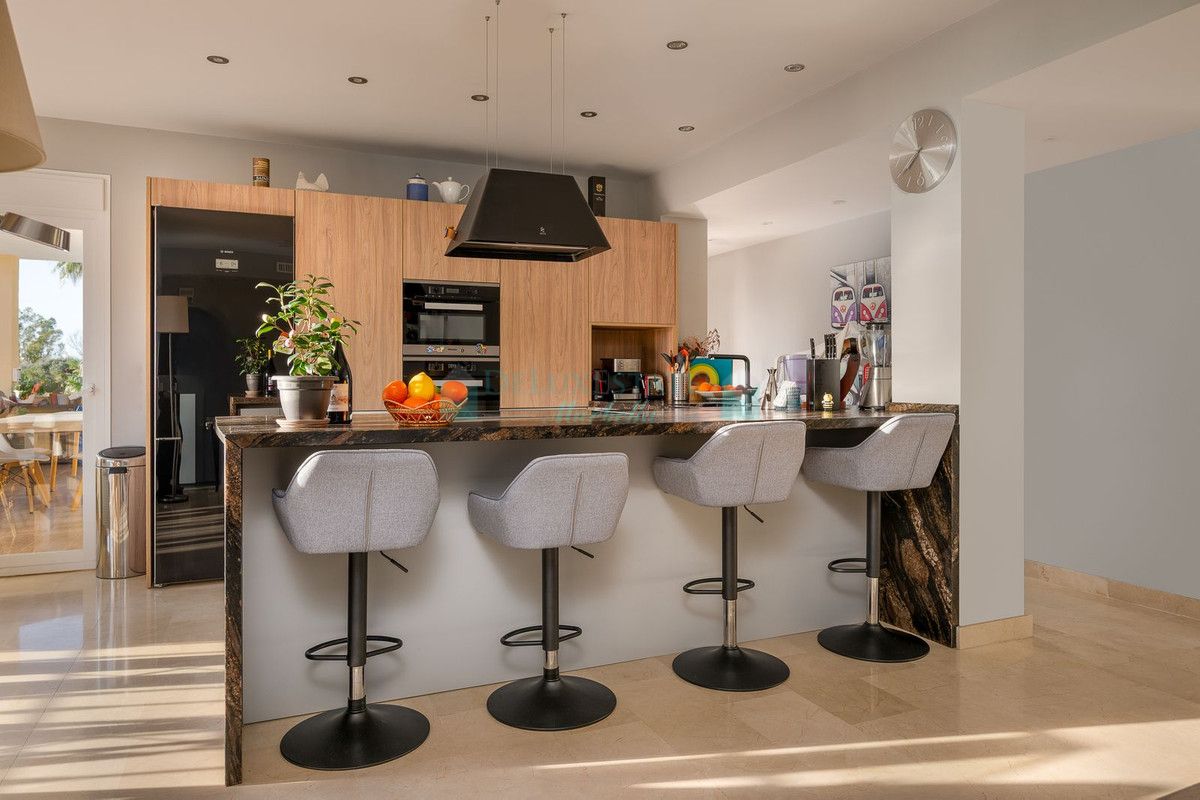 Apartment for sale in Benahavis