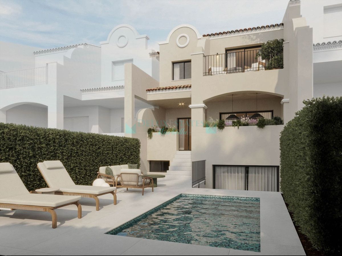 Town House for sale in Nueva Andalucia