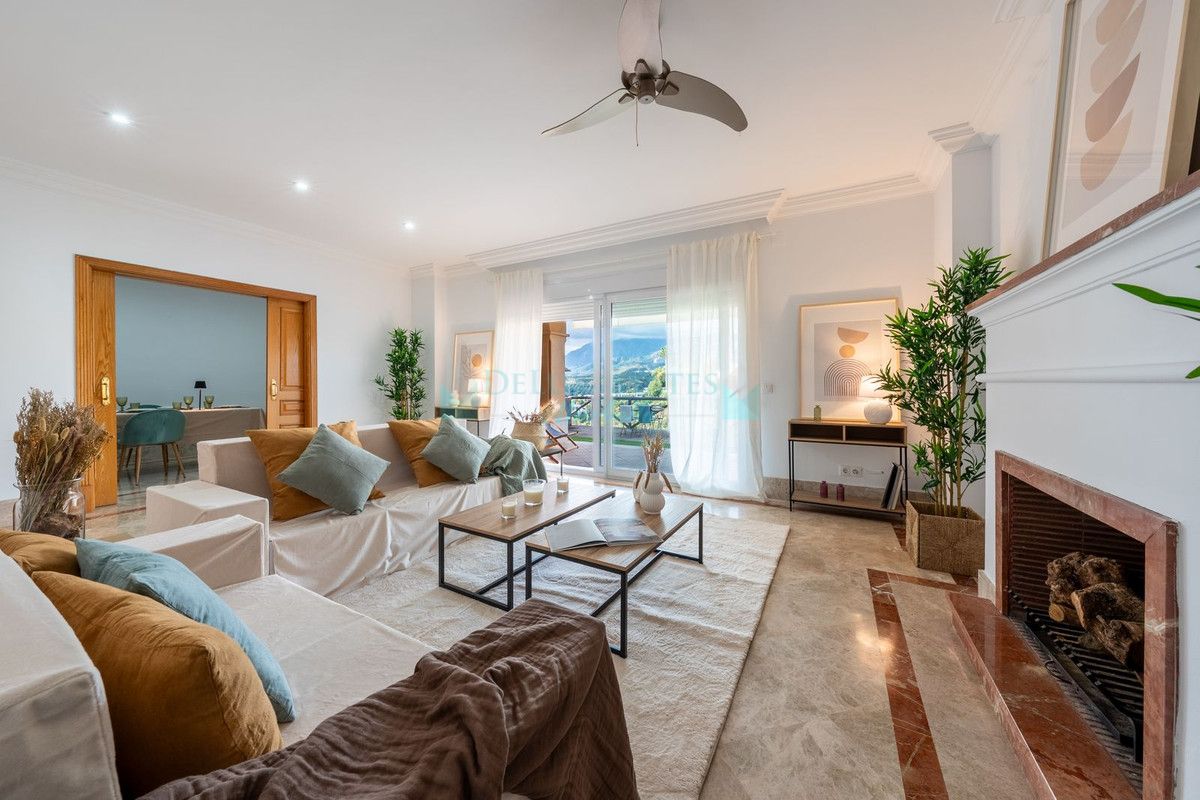 Semi Detached Villa for sale in Santa Clara, Marbella East