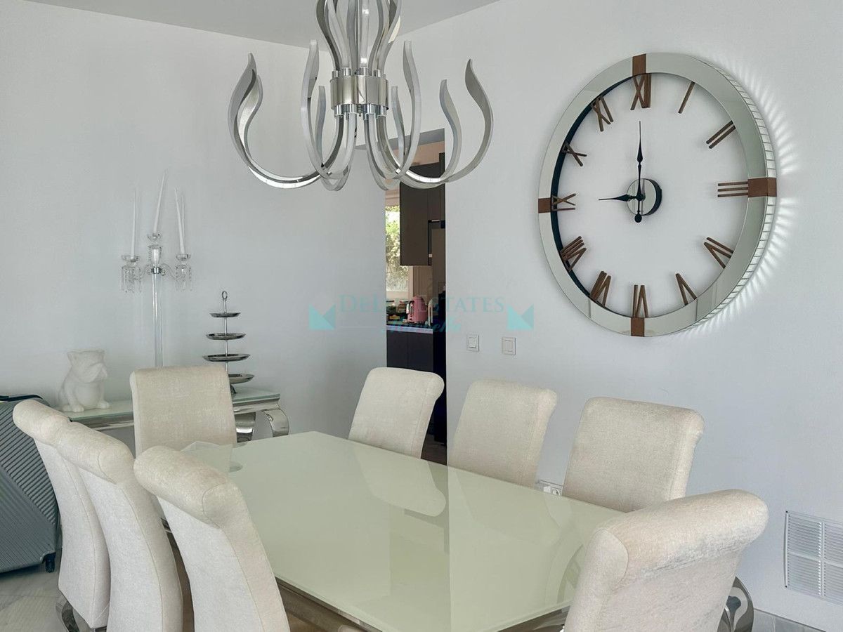 Villa for sale in Benahavis