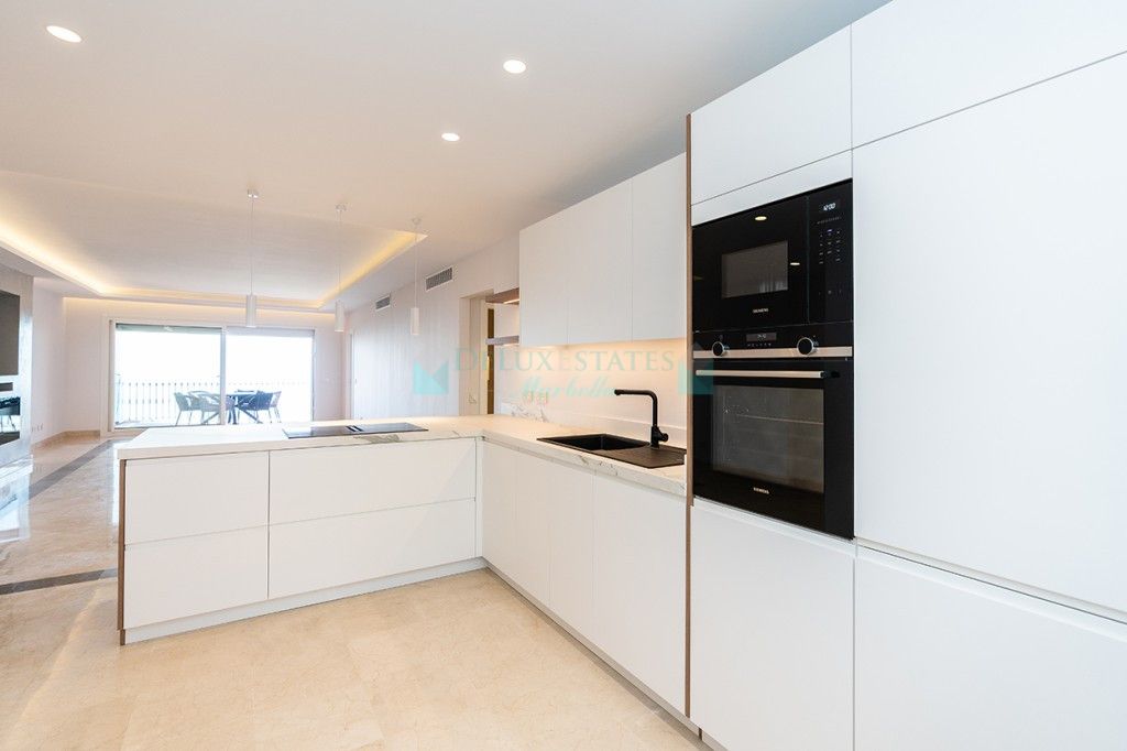 Apartment for sale in La Mairena, Marbella East