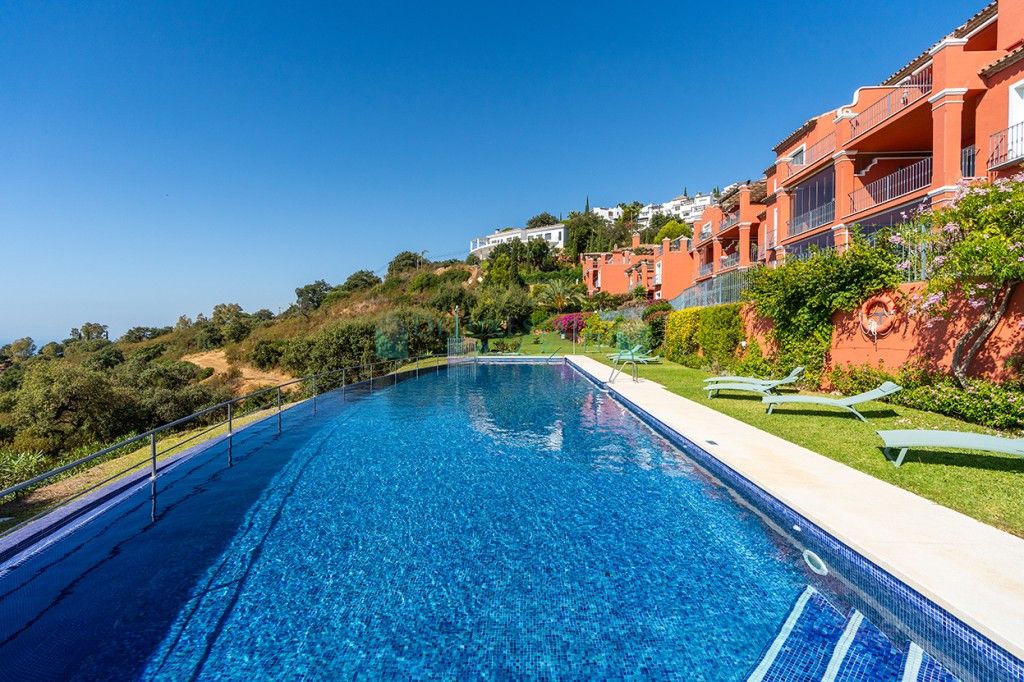 Apartment for sale in La Mairena, Marbella East