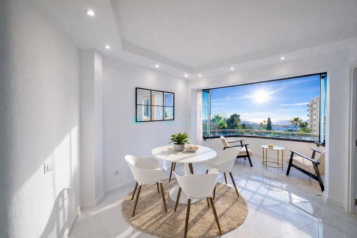 Apartment for sale in Atalaya, Estepona