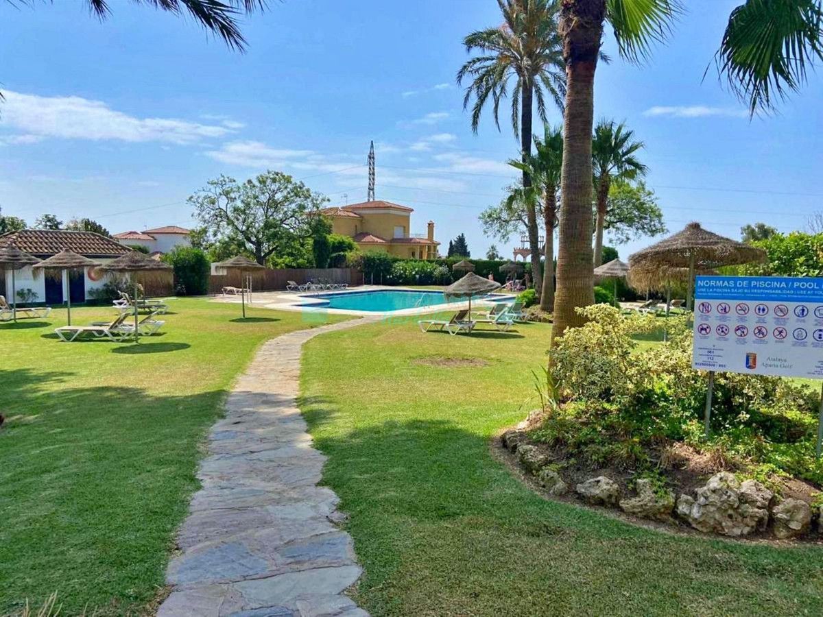 Apartment for sale in Atalaya, Estepona