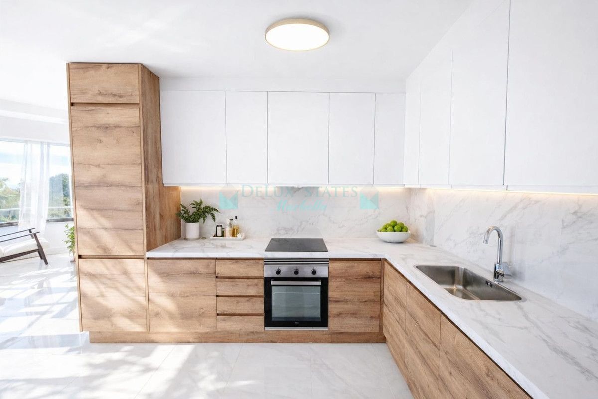 Apartment for sale in Atalaya, Estepona