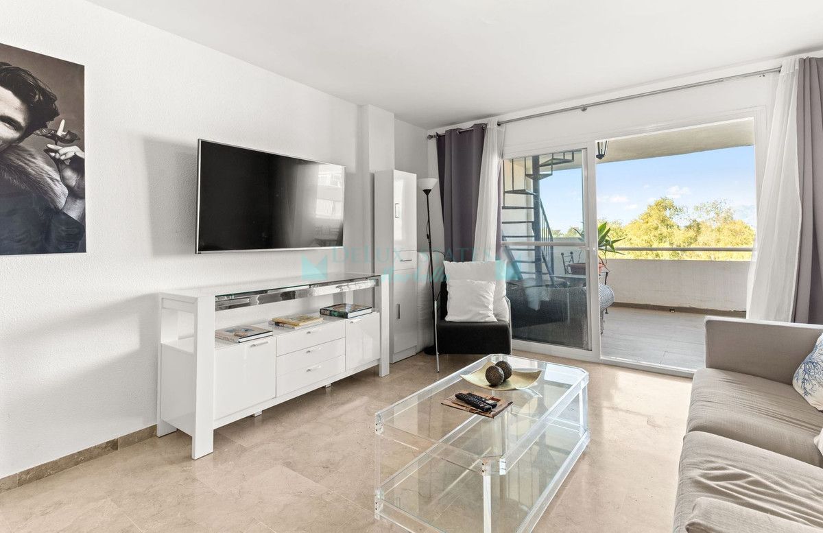 Ático en venta en Atalaya, Estepona